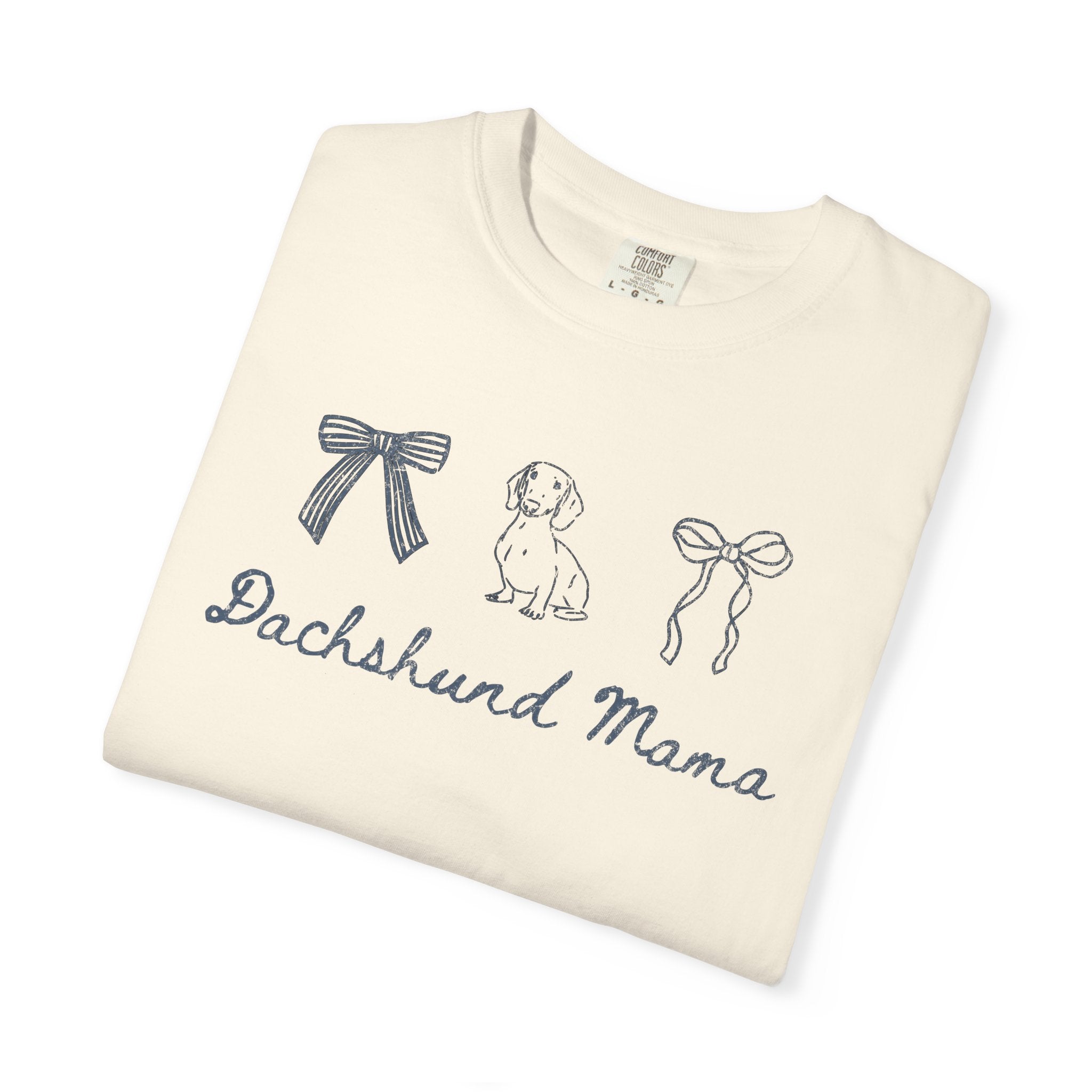 Dachshund Mama T-Shirt — Cute Paw Print & Bows Tee for Dog Lovers