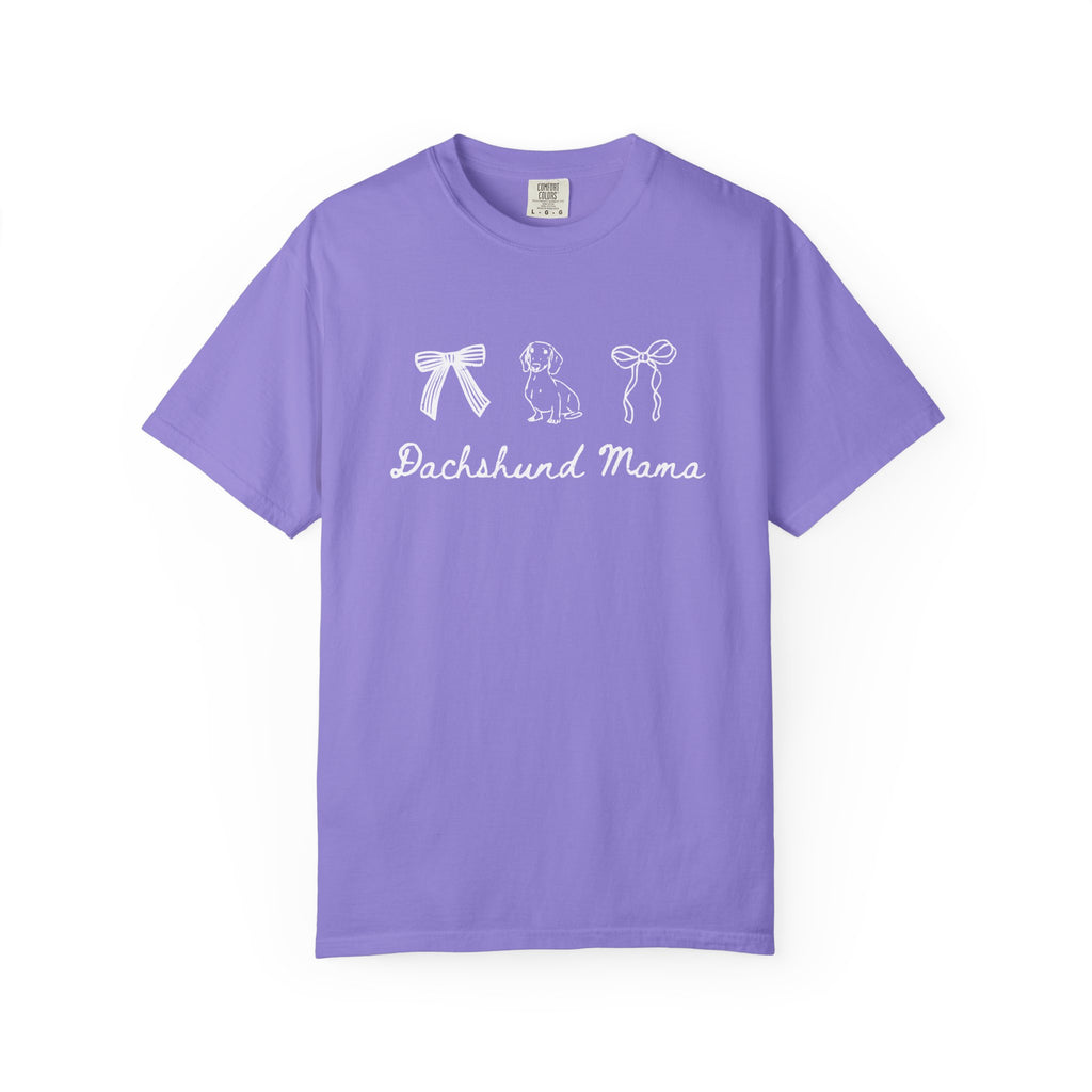 Dachshund Mama T-Shirt — Cute Paw Print & Bows Tee for Dog Lovers