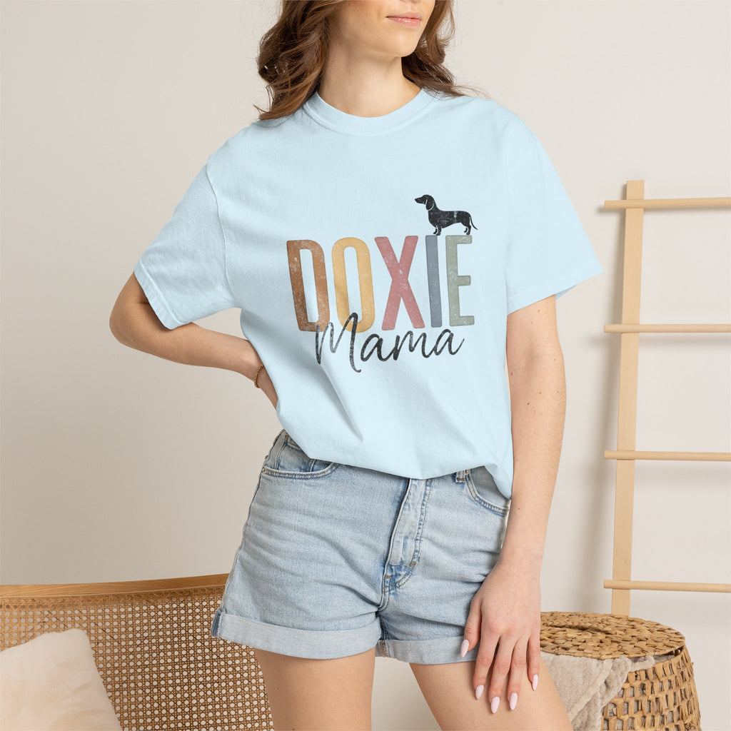 Retro Dachshund Mom Tee