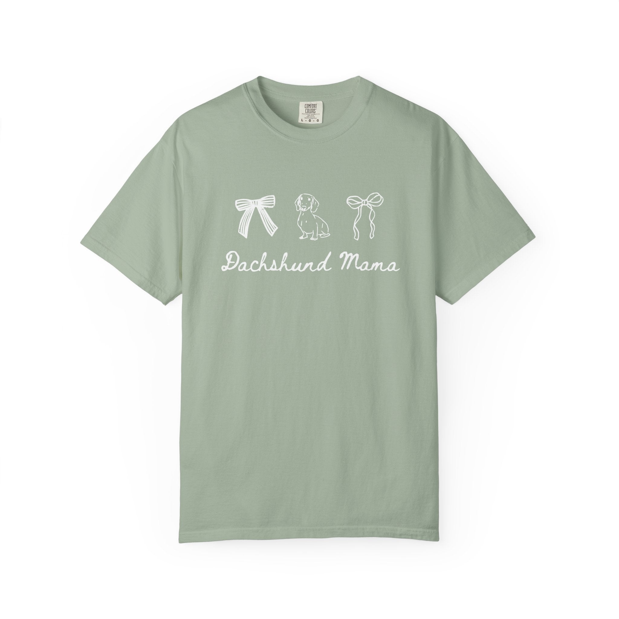 Dachshund Mama T-Shirt — Cute Paw Print & Bows Tee for Dog Lovers