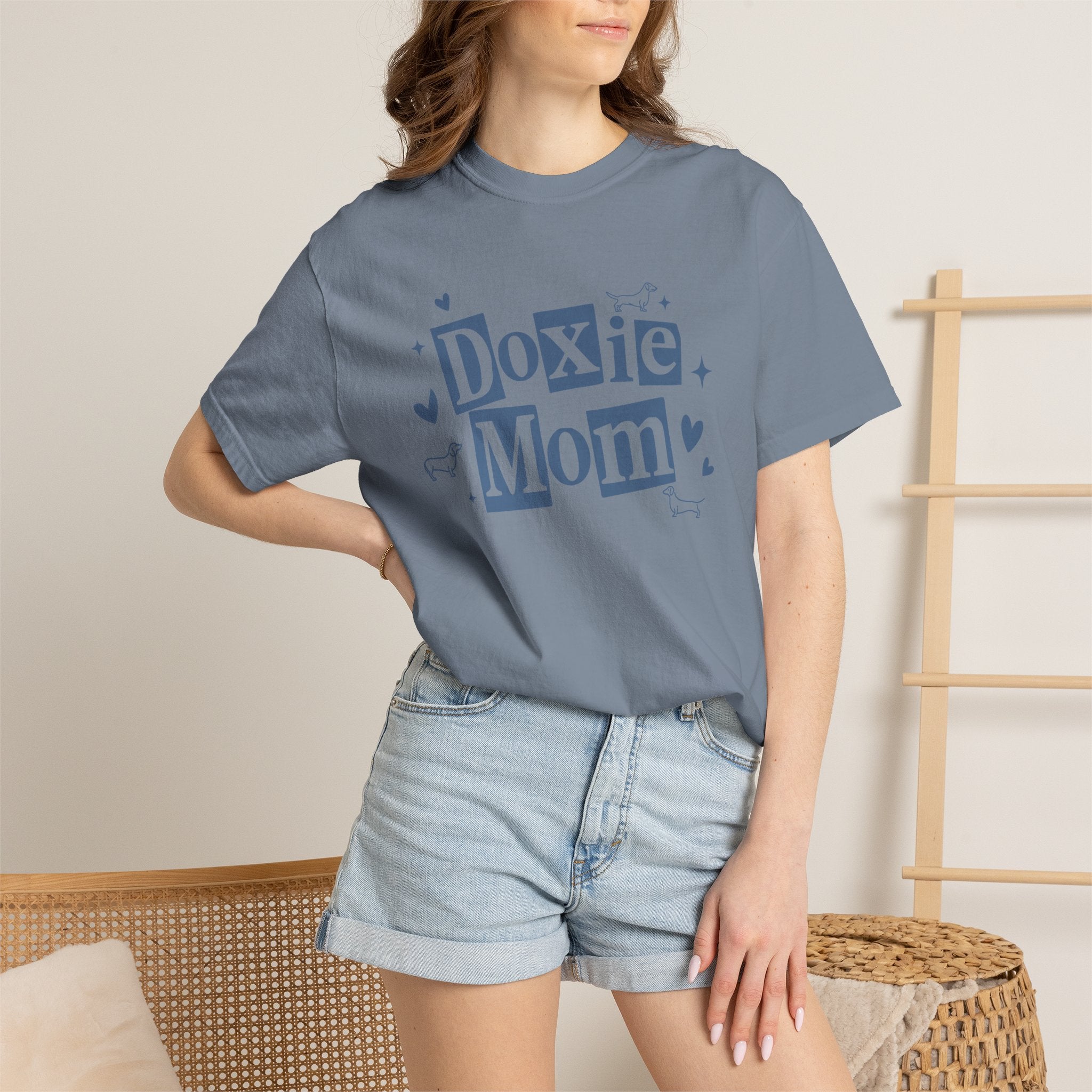 Doxie Mom T-Shirt — Cute Dachshund Mom Tee
