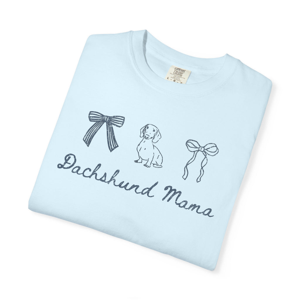 Dachshund Mama T-Shirt — Cute Paw Print & Bows Tee for Dog Lovers