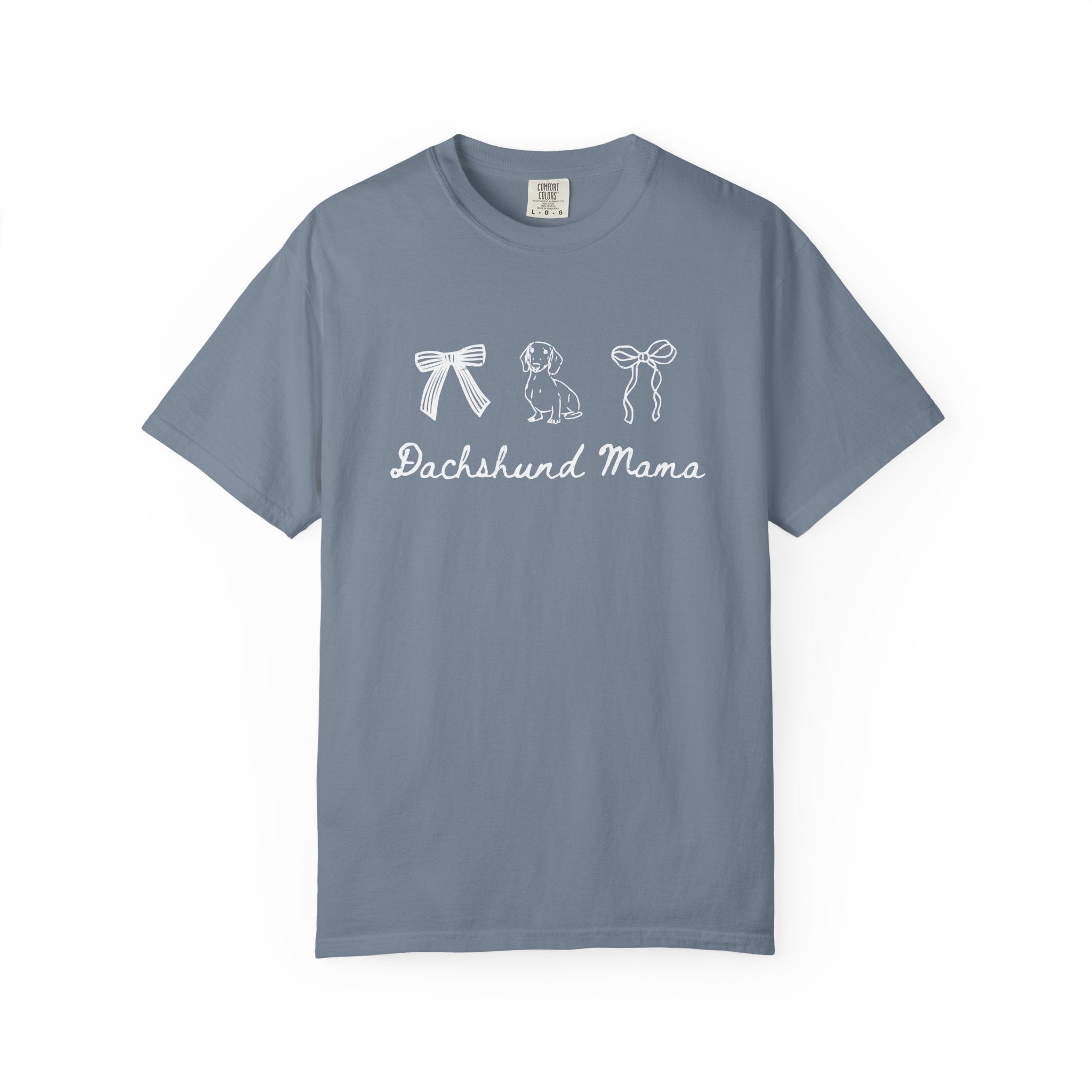 Dachshund Mama T-Shirt — Cute Paw Print & Bows Tee for Dog Lovers