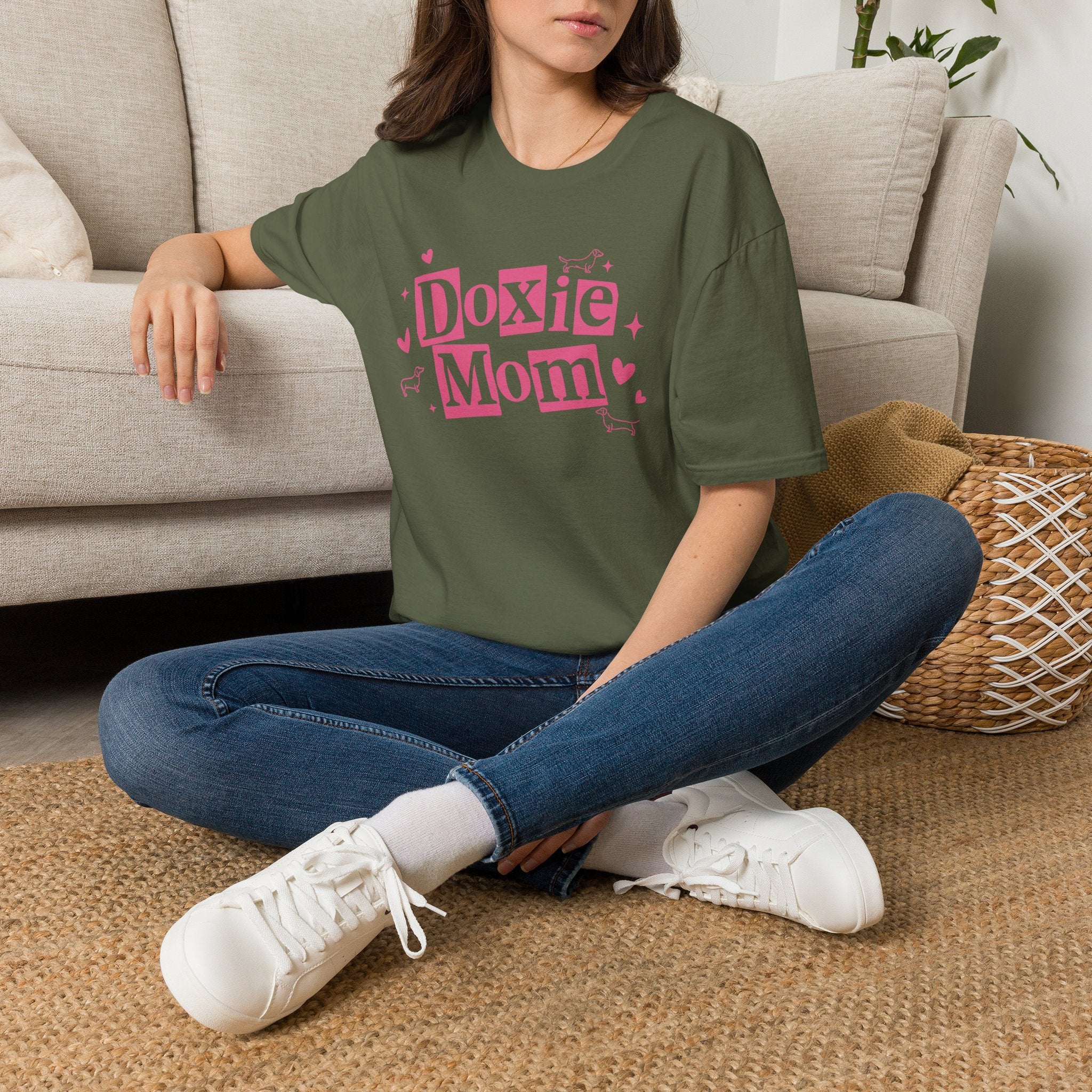 Doxie Mom T‑Shirt — Cute Pink Dachshund Mom Tee