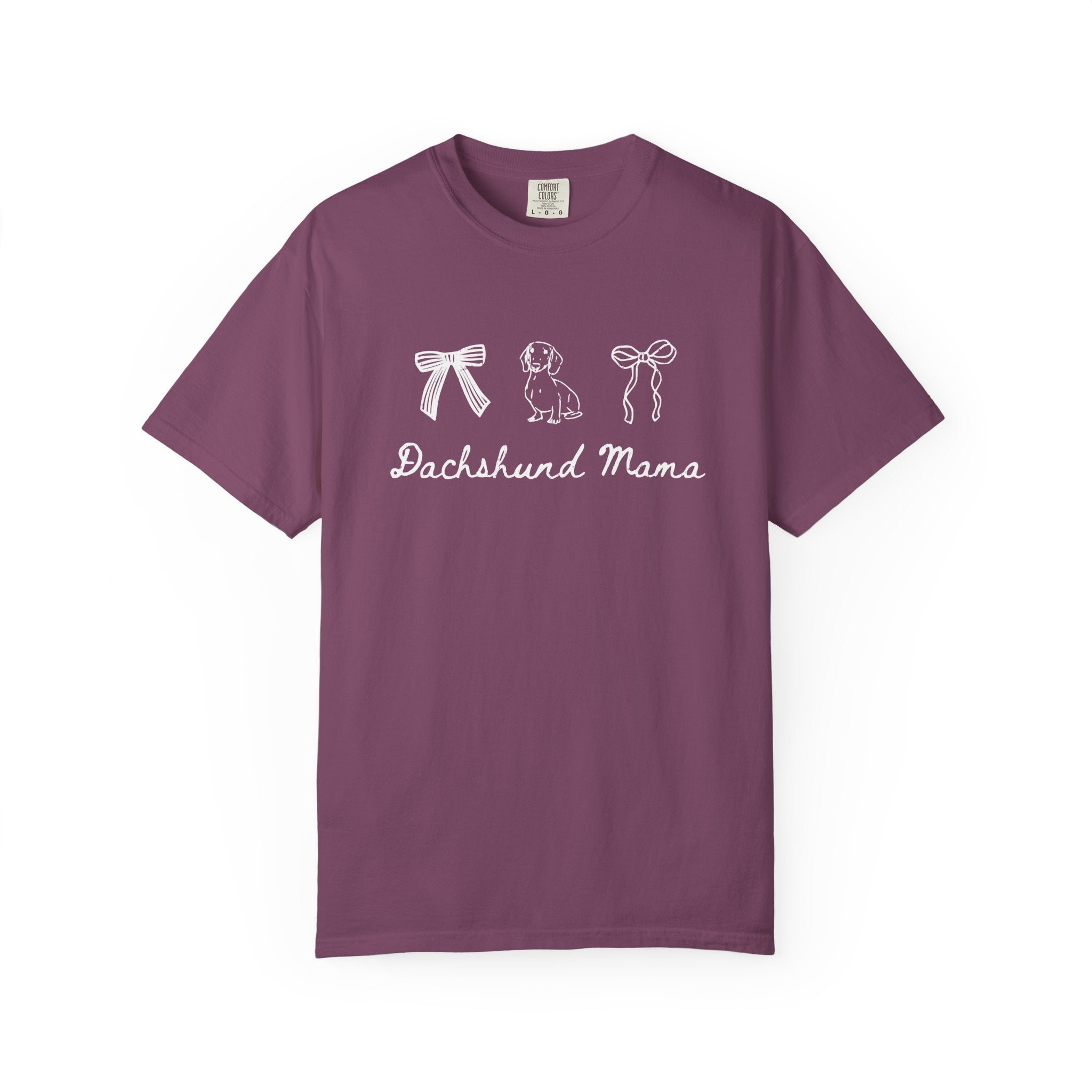 Dachshund Mama T-Shirt — Cute Paw Print & Bows Tee for Dog Lovers