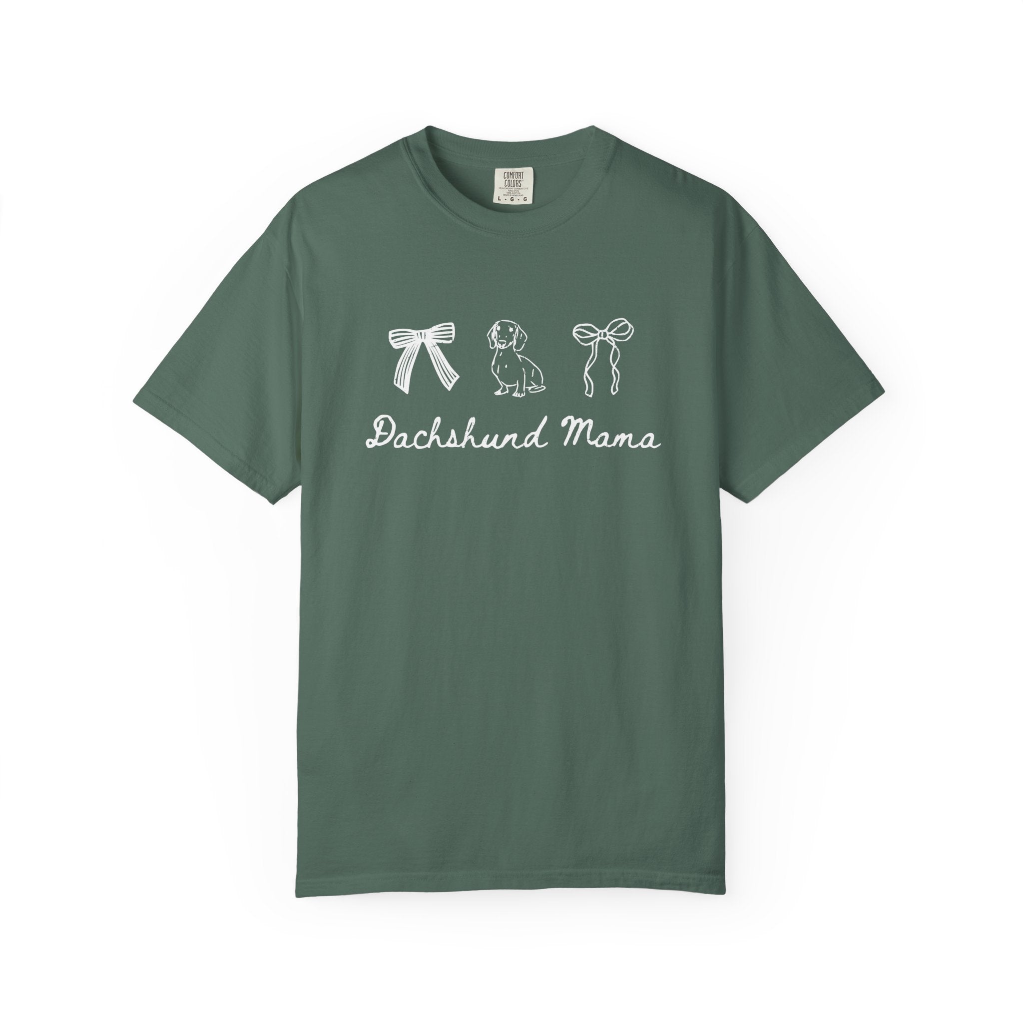 Dachshund Mama T-Shirt — Cute Paw Print & Bows Tee for Dog Lovers