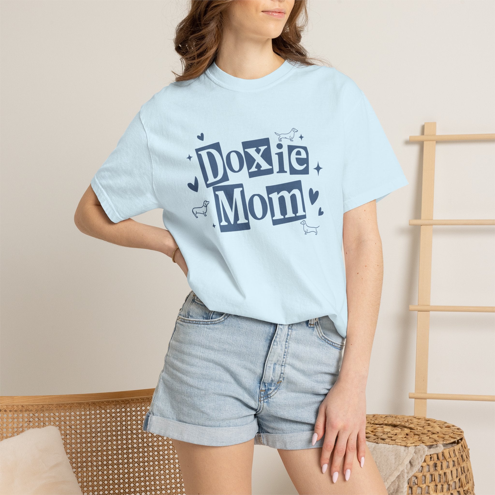 Doxie Mom T-Shirt — Cute Dachshund Mom Tee