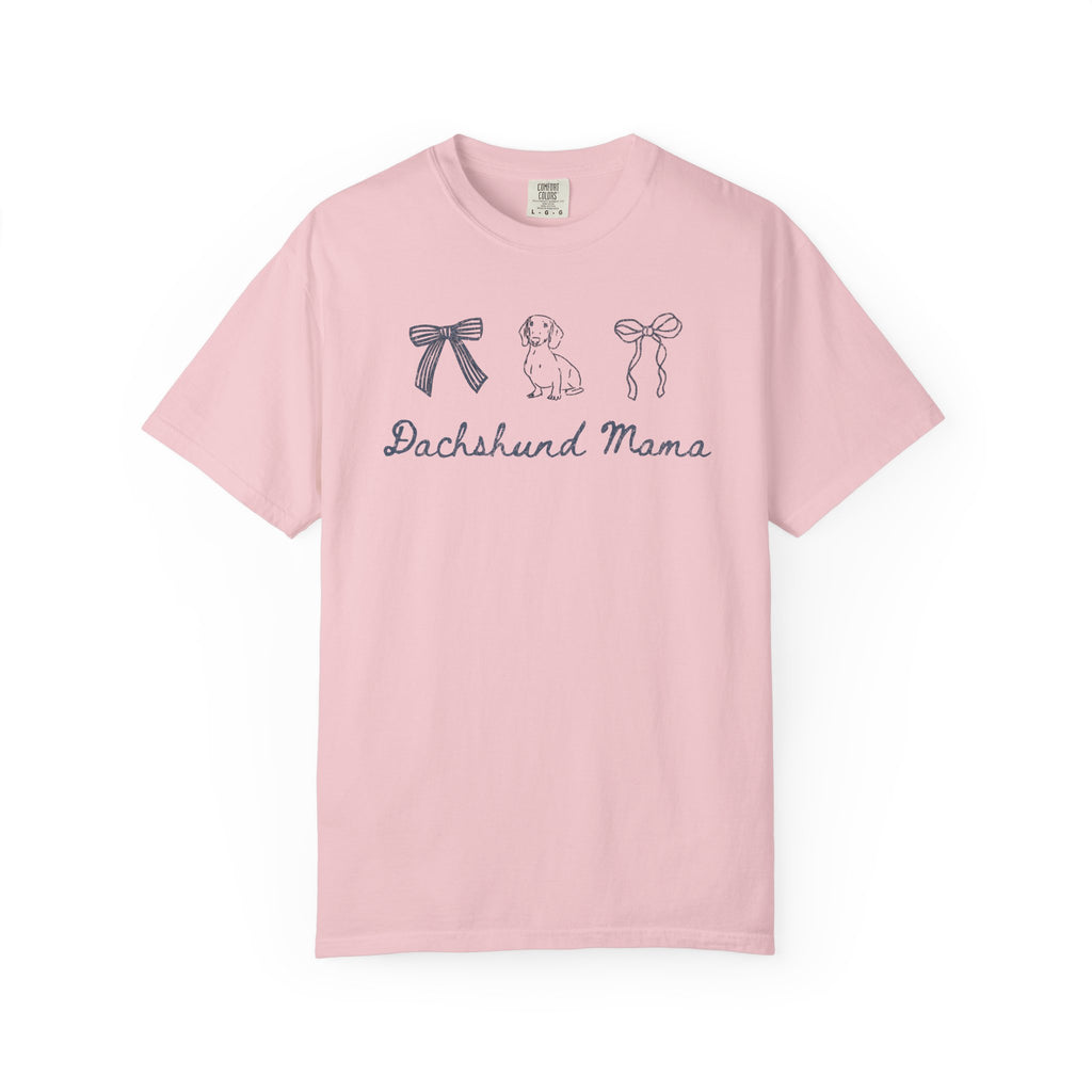 Dachshund Mama T-Shirt — Cute Paw Print & Bows Tee for Dog Lovers