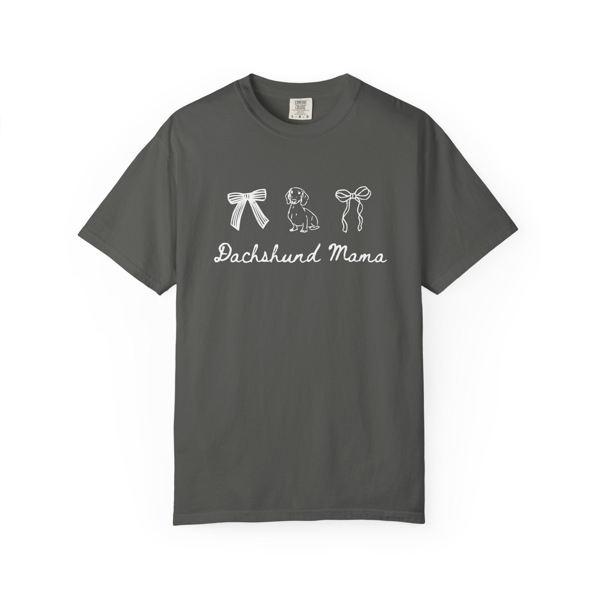 Dachshund Mama T-Shirt — Cute Paw Print & Bows Tee for Dog Lovers
