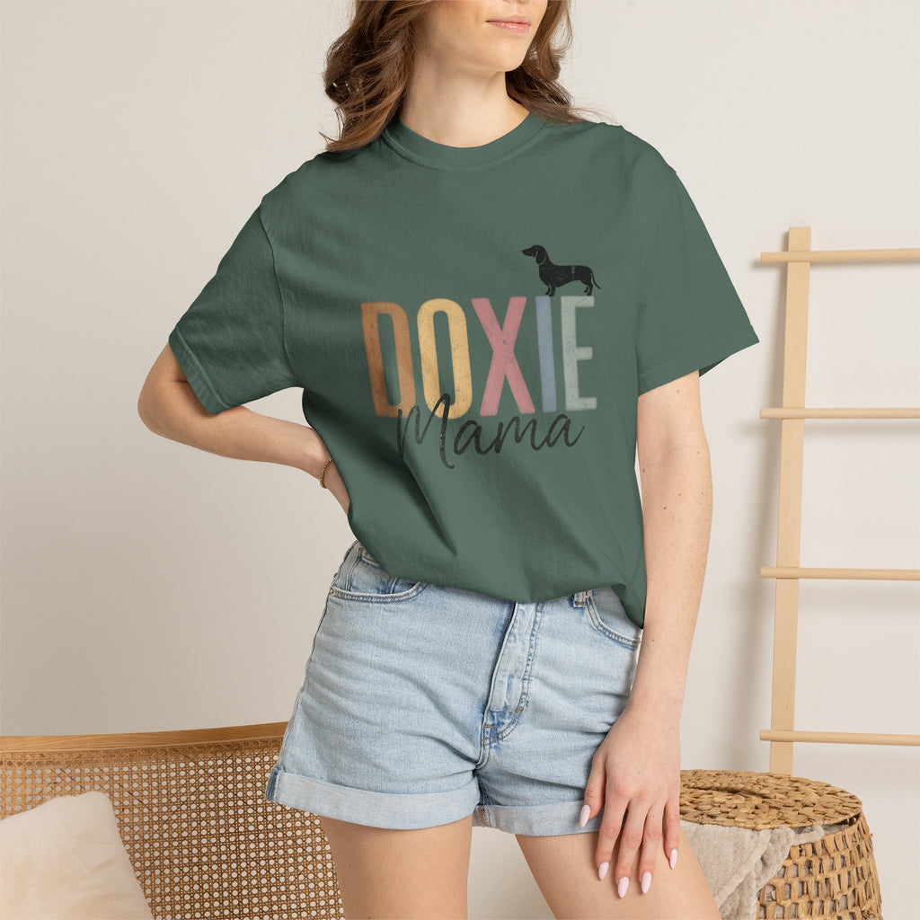 Retro Dachshund Mom Tee