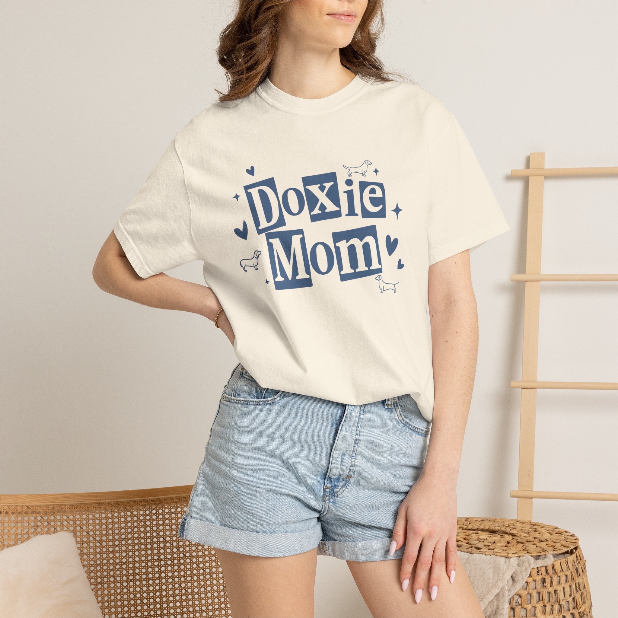 Doxie Mom T-Shirt — Cute Dachshund Mom Tee