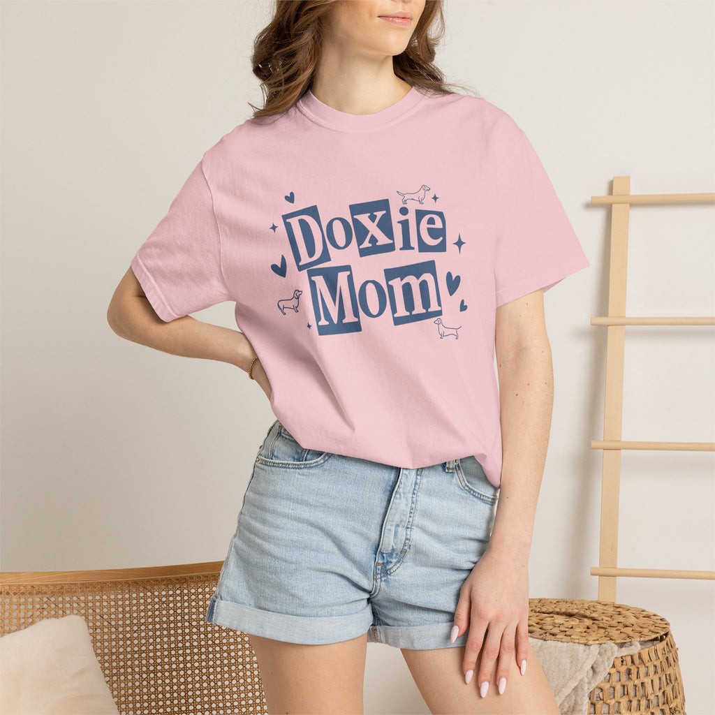 Doxie Mom T-Shirt — Cute Dachshund Mom Tee