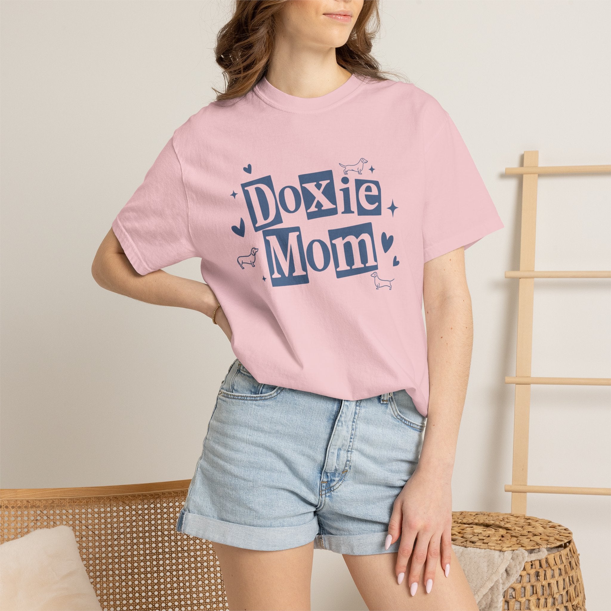 Doxie Mom T-Shirt — Cute Dachshund Mom Tee