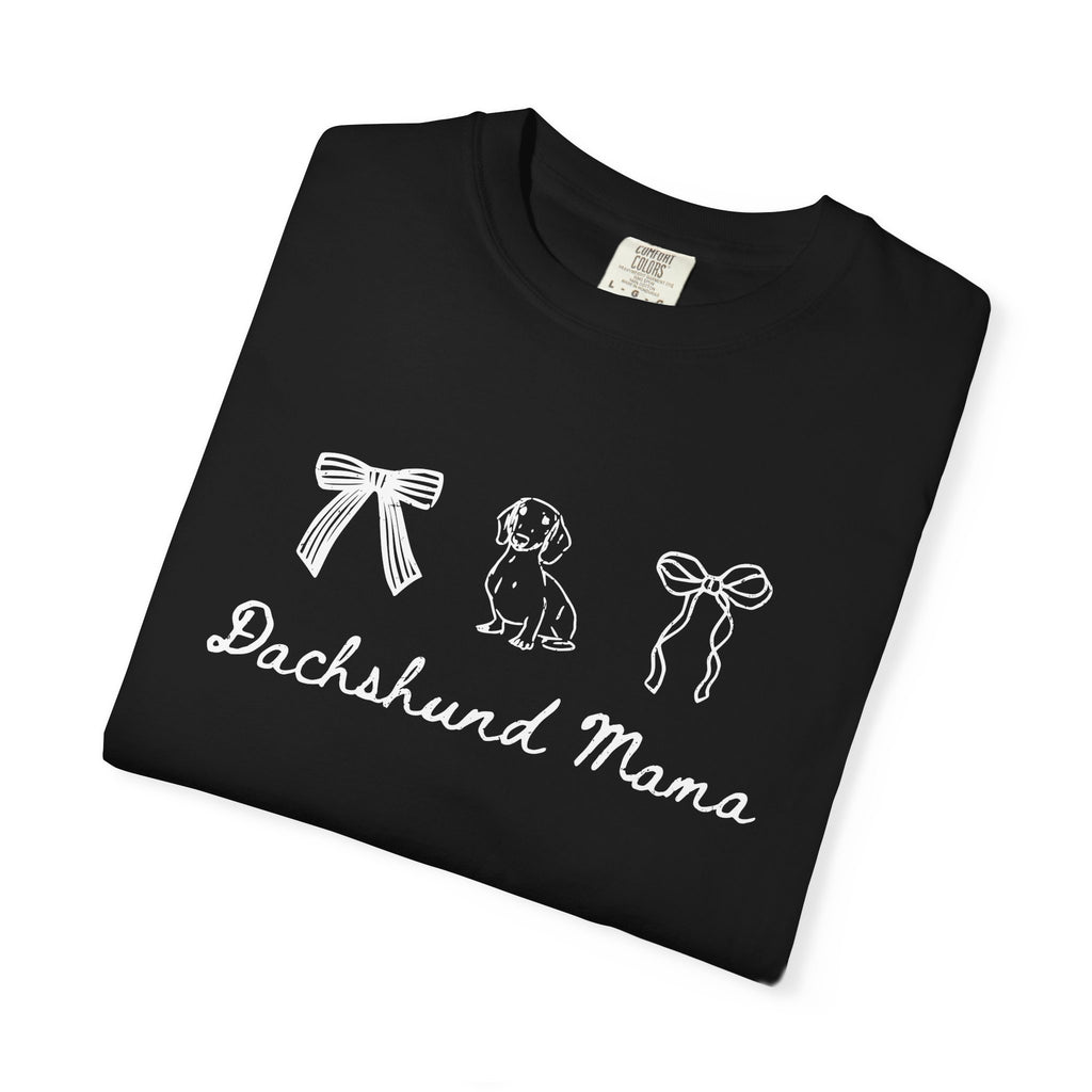 Dachshund Mama T-Shirt — Cute Paw Print & Bows Tee for Dog Lovers