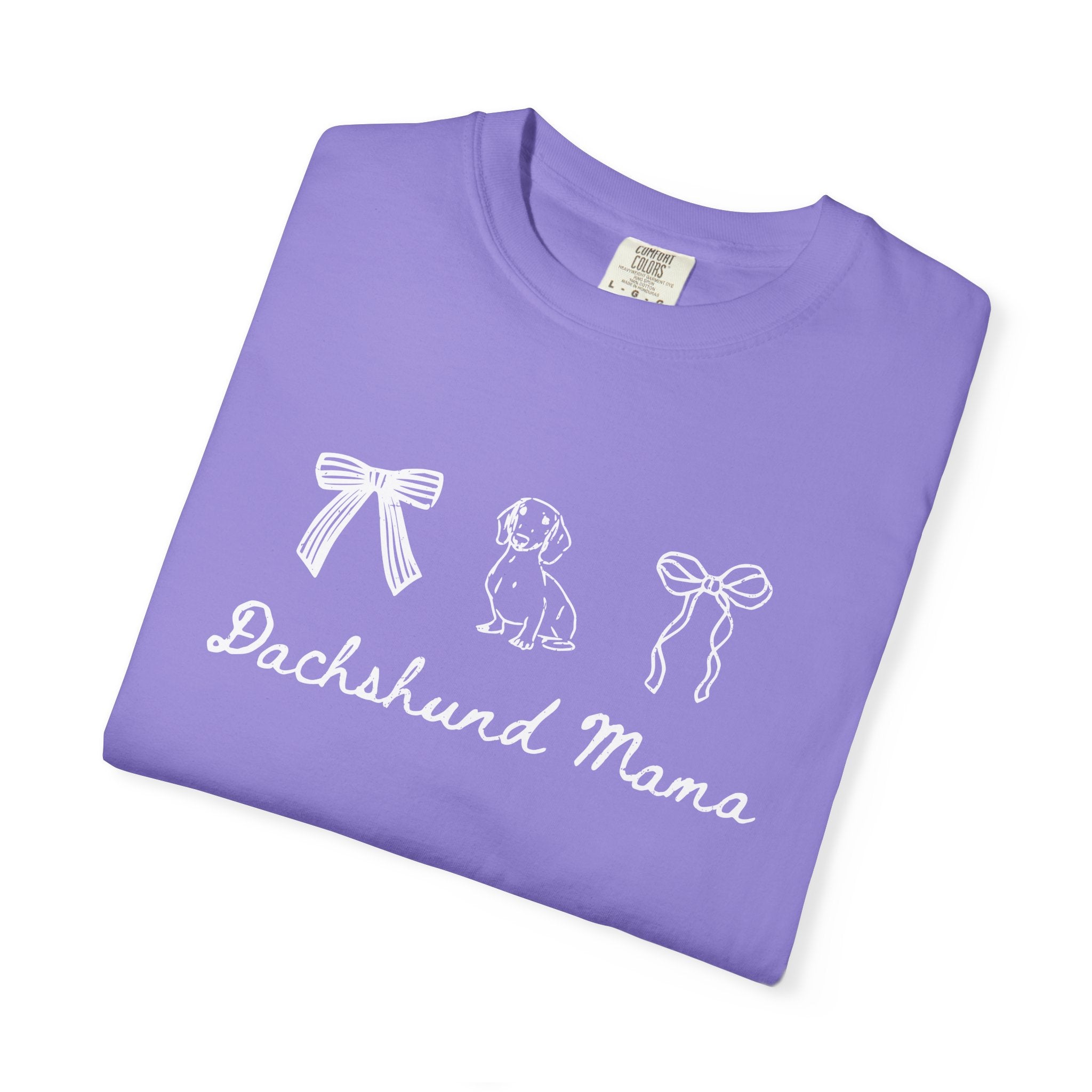Dachshund Mama T-Shirt — Cute Paw Print & Bows Tee for Dog Lovers